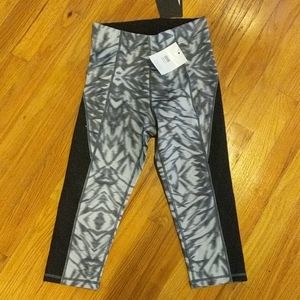 NWT Purity Active Capri pants active Size small